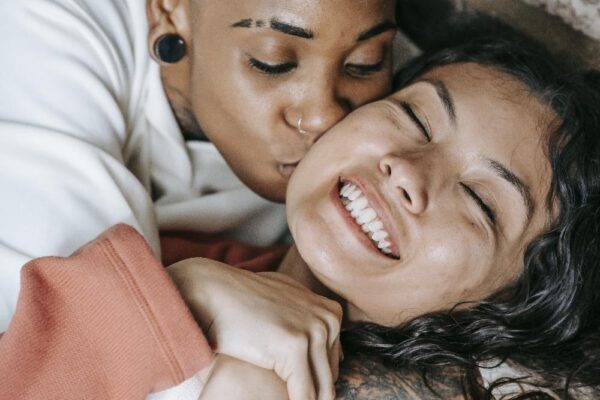 כוחן של פנטזיות ארוטיות: איך להתענג על תענוגות הדמיון שלך כוחן של פנטזיות ארוטיות: איך להתענג על תענוגות הדמיון שלך