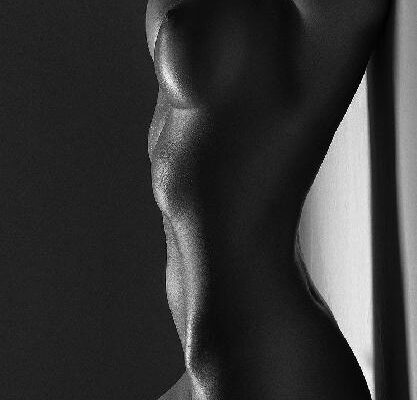 "לחקור את תעשיית נערות הליווי: מה שאתה צריך לדעת" "לחקור את תעשיית נערות הליווי: מה שאתה צריך לדעת"